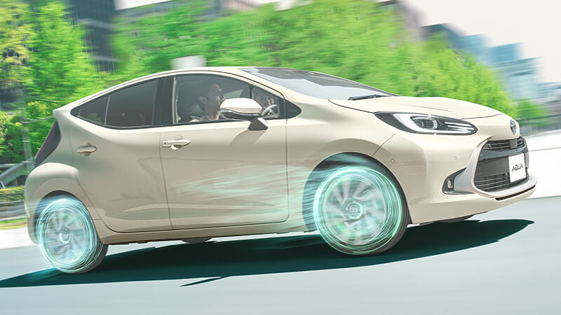 アクアの走行性能と安全装備